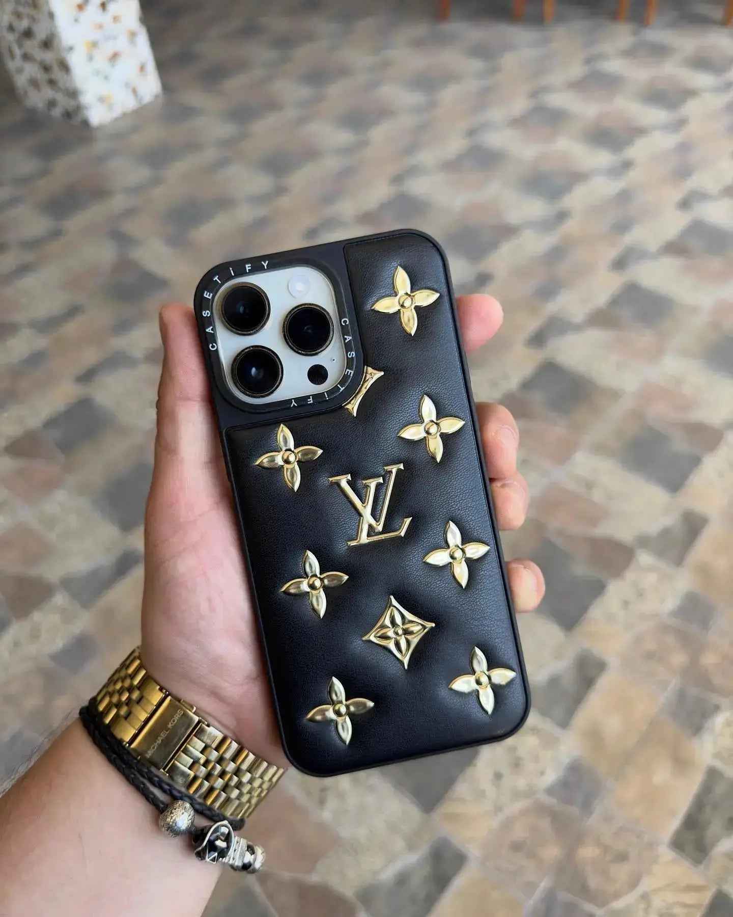 Louis Vuitton iPhone 17 Pro Max Case - Black Gold
