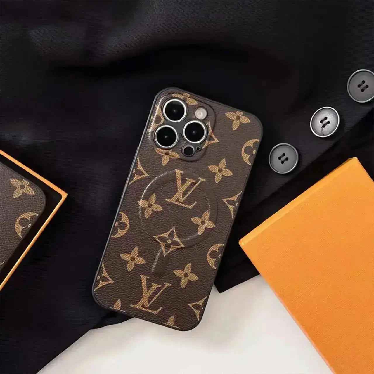 Louis Vuitton iPhone 17 Pro Max Case Magsafe - Dark Monogram