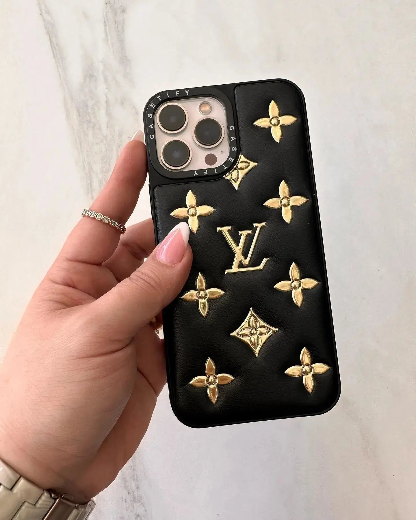 Louis Vuitton iPhone 17 Pro Max Case - Black Gold