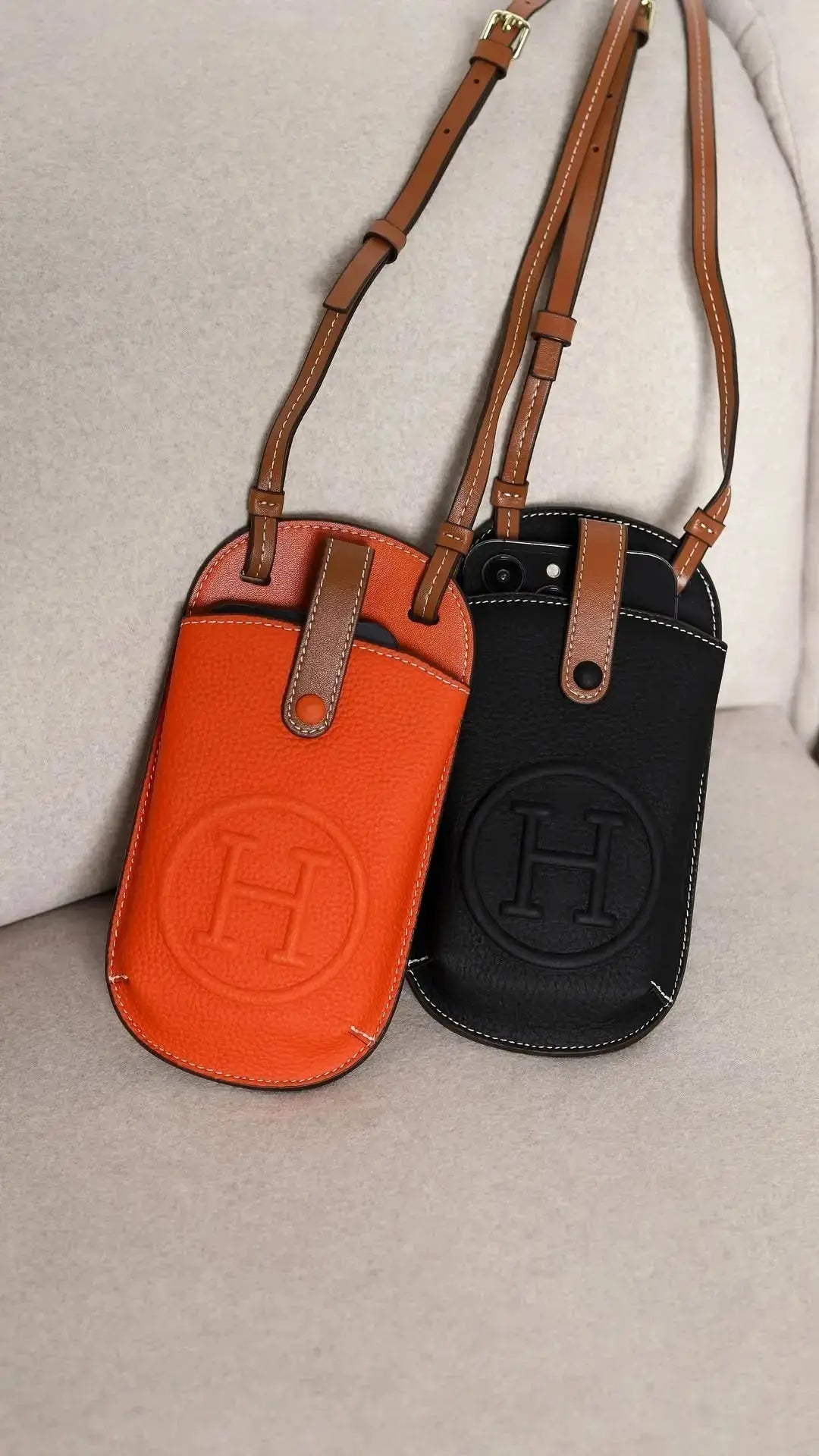 Le Pouch Black Hermès iPhone 17 Pro Max Case Crossbody Strap Bag