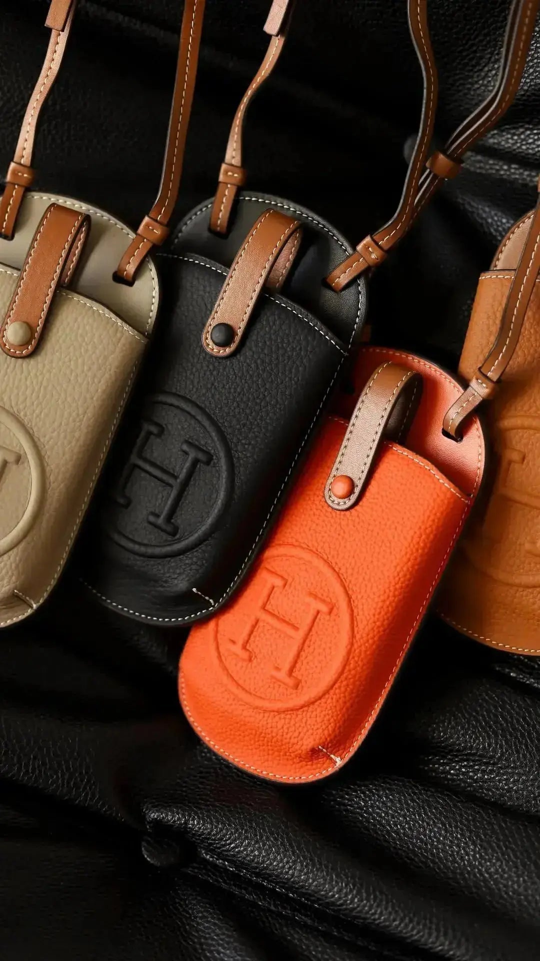Le Pouch Black Hermès iPhone 17 Pro Max Case Crossbody Strap Bag