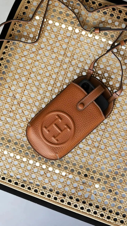 Le Pouch Brun Hermès iPhone 17 Pro Max Case Crossbody Strap Bag