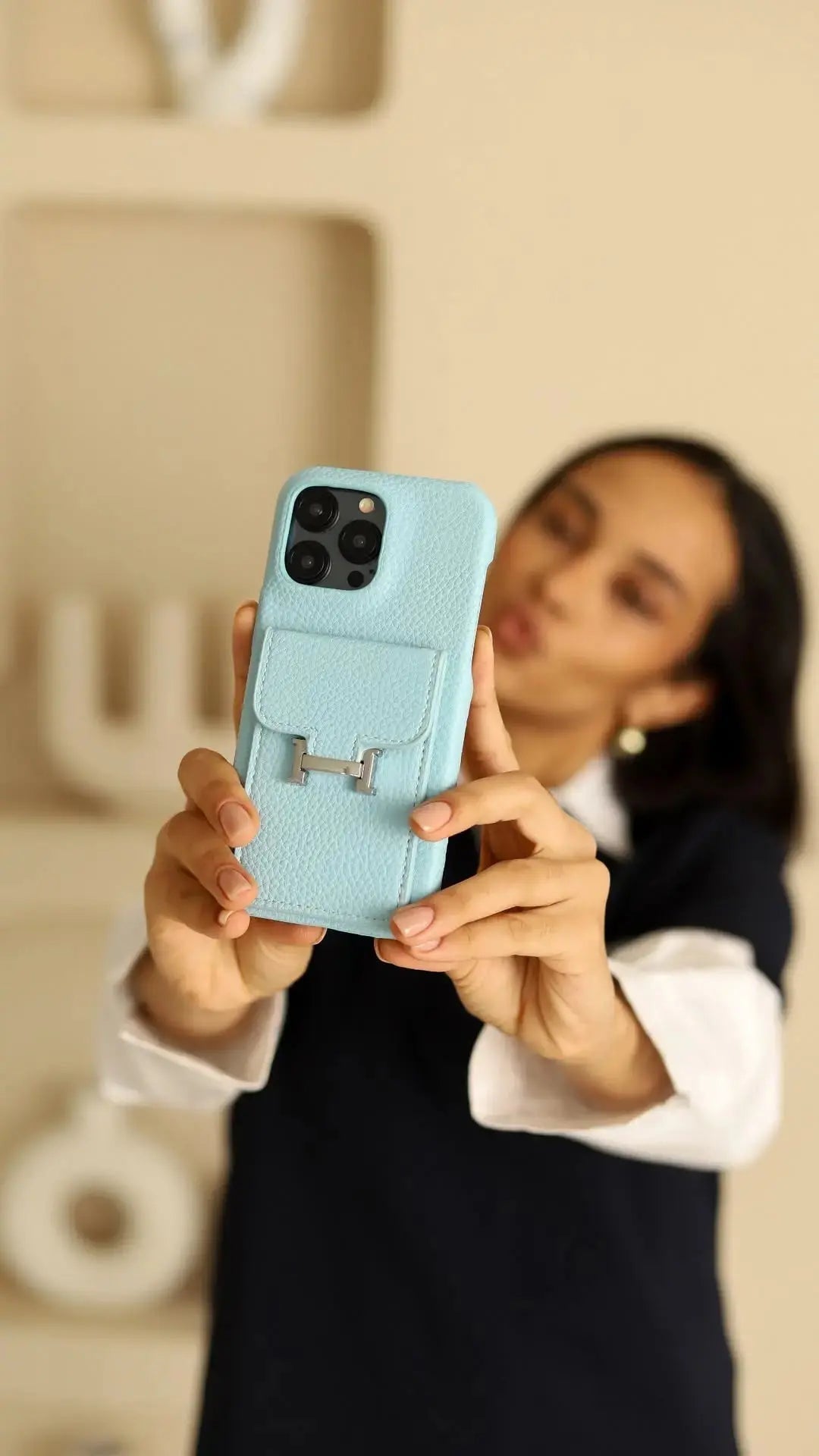 Le Bleu Hermès iPhone 17 Pro Max Case with Cardholder