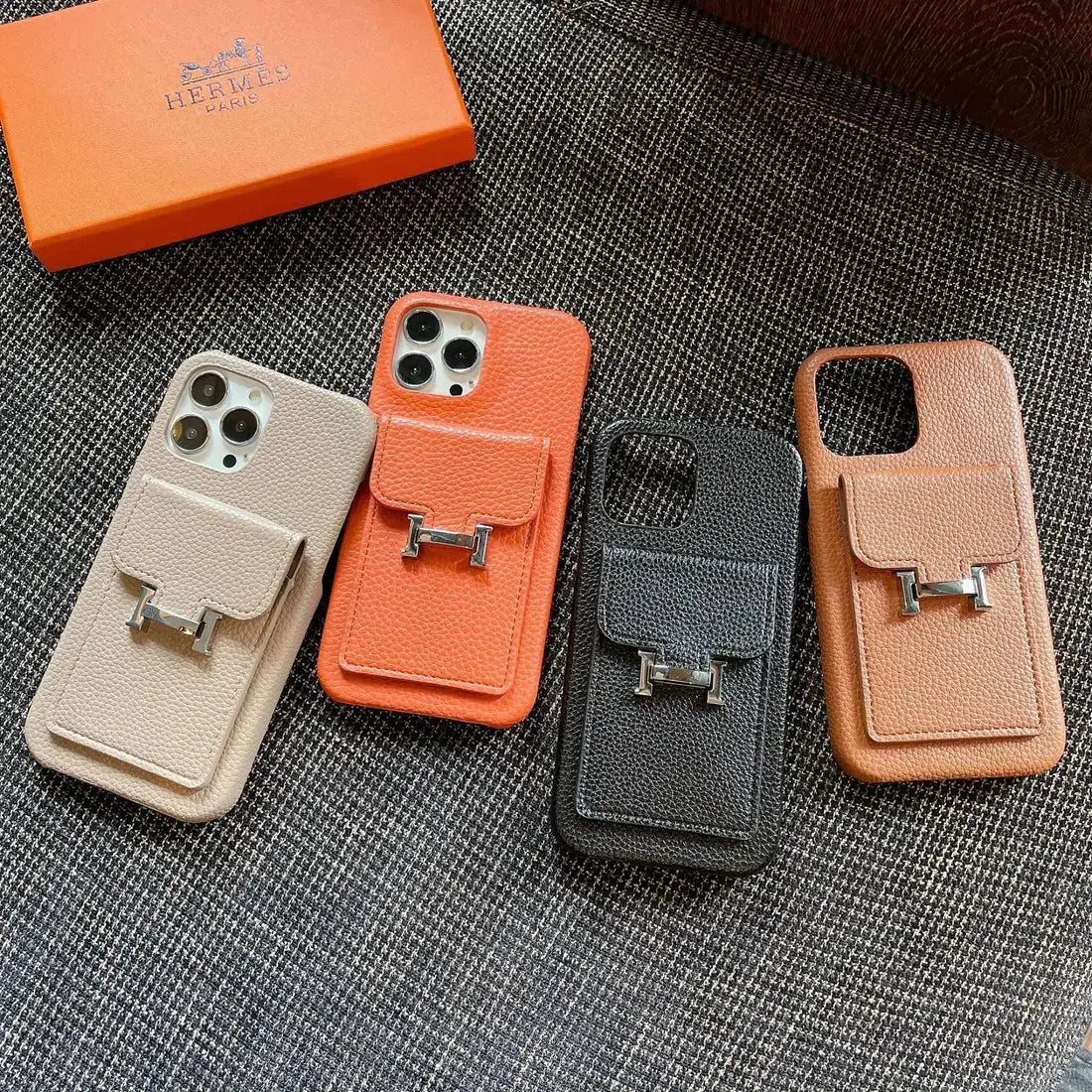 Le Tan Hermès iPhone 17 Pro Max Case with Cardholder