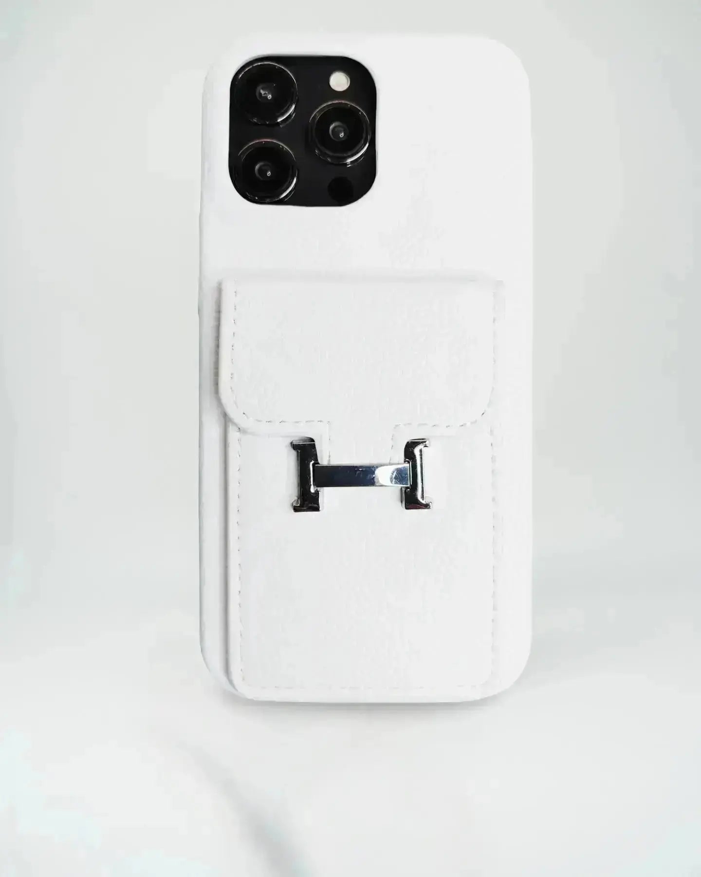 Le Sable Hermès iPhone 17 Pro Max Case with Cardholder