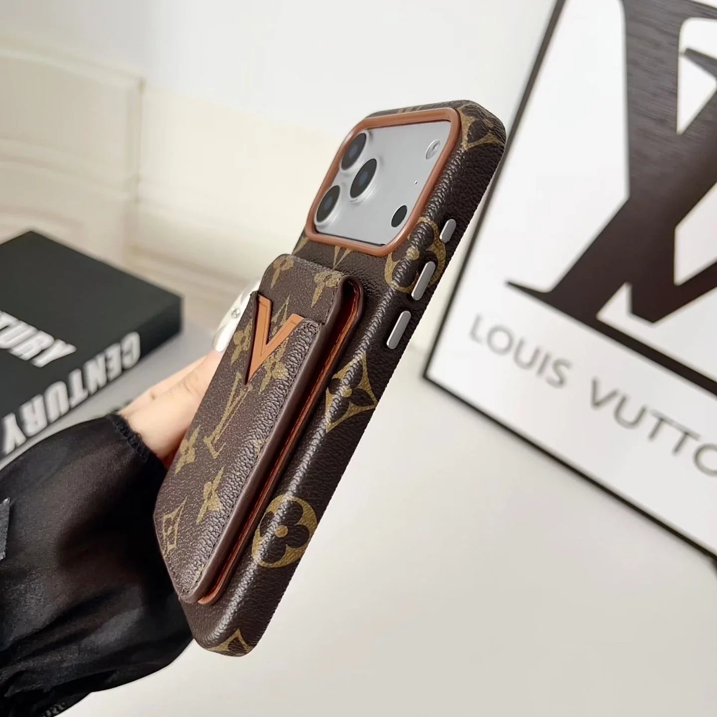 Monogram Denim Louis Vuitton iPhone 17 Pro Max Case with cardholder – Classic Monogram Luxury