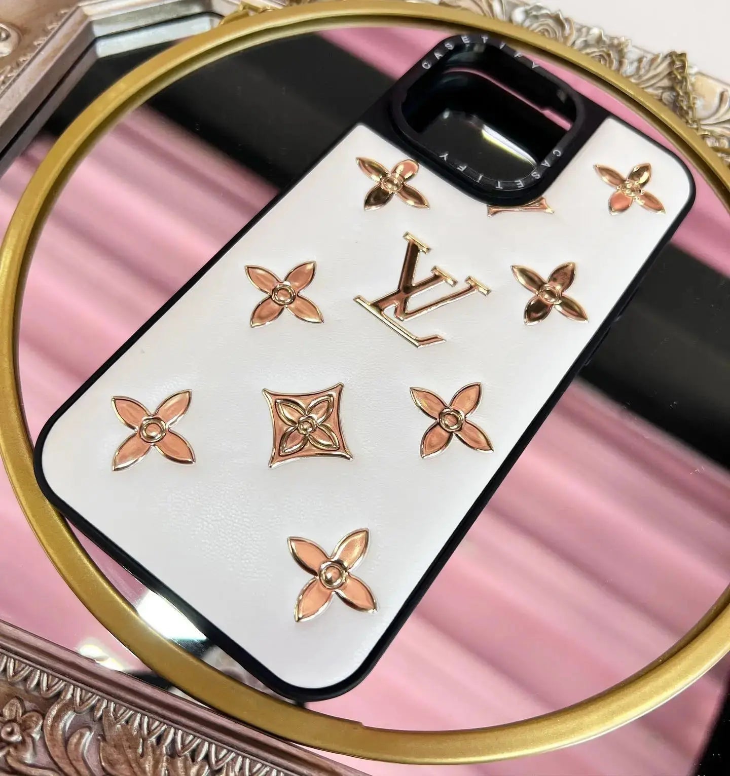 Louis Vuitton iPhone 17 Pro Max Case - White Monogram Coussin Chain