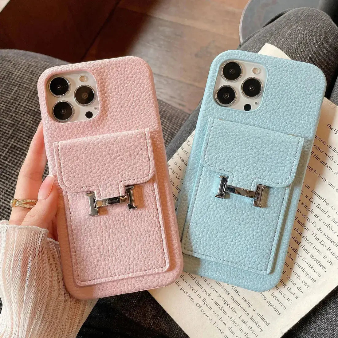 Le Rose Hermès iPhone 17 Pro Max Case with Cardholder