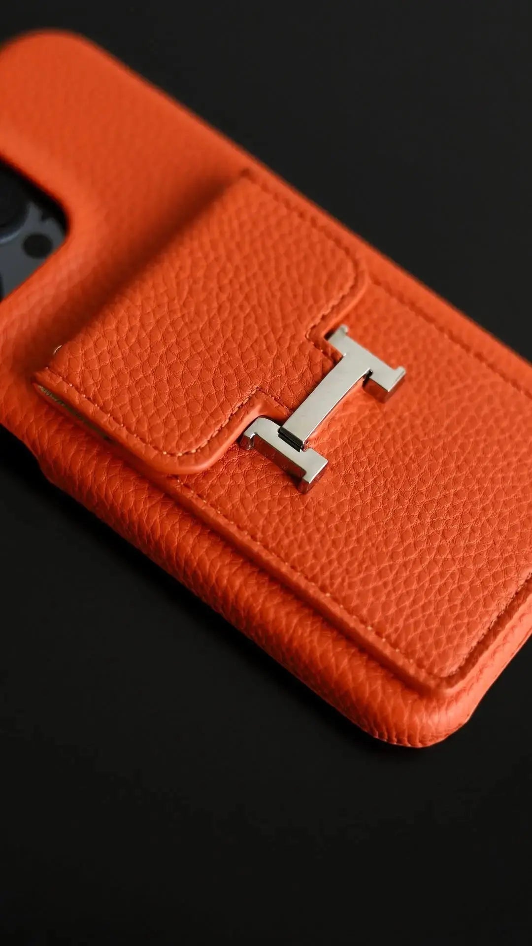 L'Orange Hermès iPhone 17 Pro Max Case with Cardholder