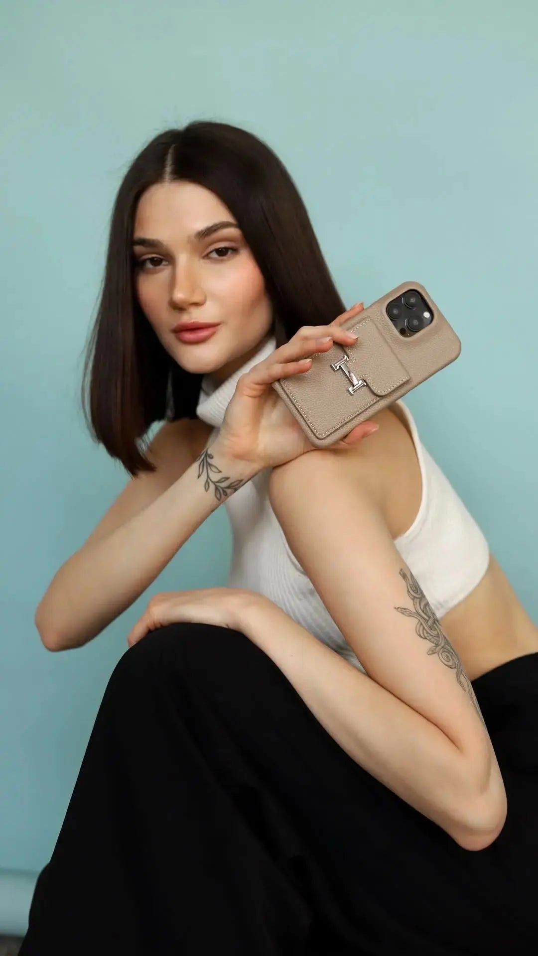 Le Sable Hermès iPhone 17 Pro Max Case with Cardholder